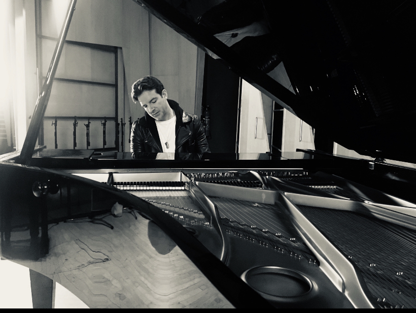 Kiris Houston at the piano